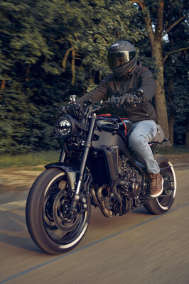 Stradale_Hoodie_Tapered_Jeans_Logan_Sneakers_actionshot_04.17c5cd13