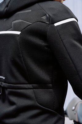 Stradale_Air_Hoodie_black_detail_01.2541f0d1
